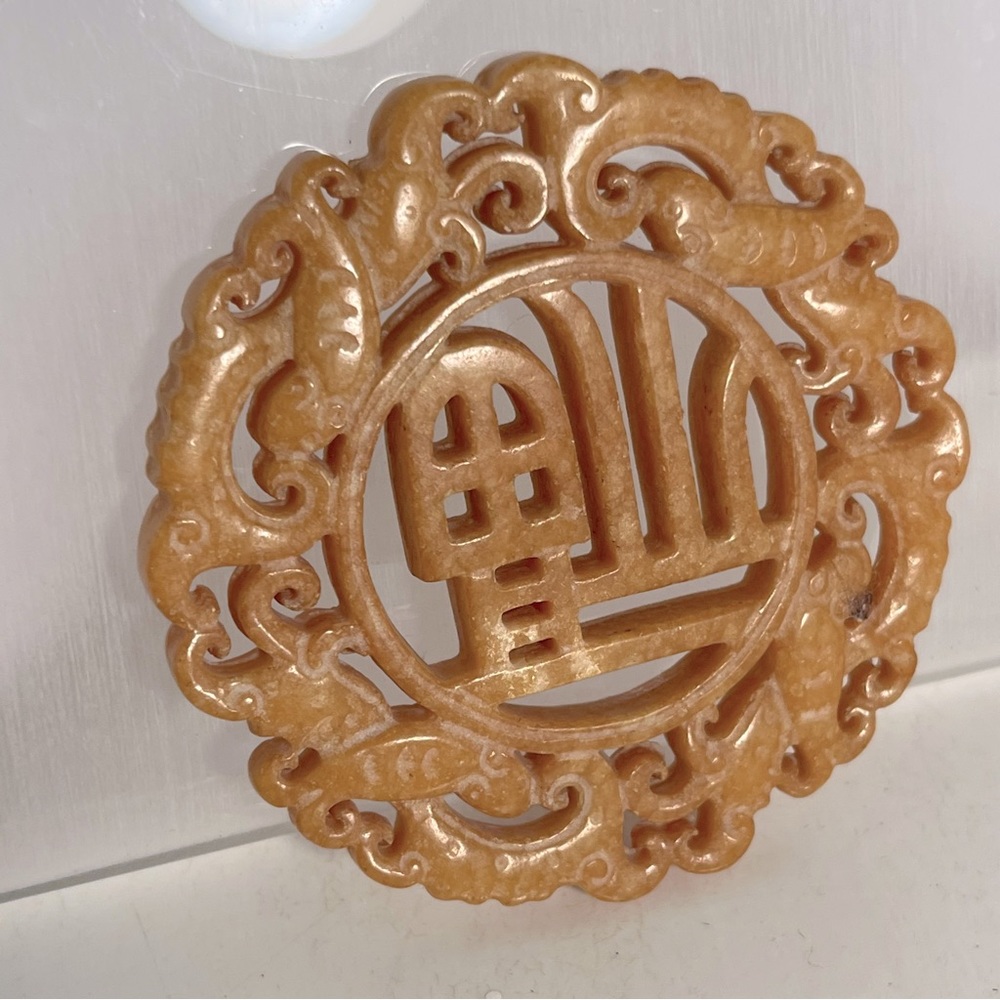 Circle stone pendant